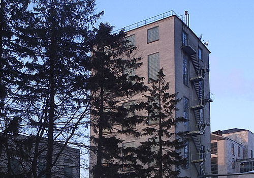 Рисунок 1.<br />Козловский спиртовой завод, здание брагоректификационной установки Рисунок 1.<br />Козловский спиртовой завод, здание брагоректификационной установки